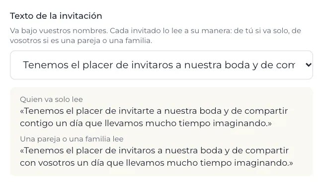 Editor de la web con el texto de la invitación elegido y cómo lo lee quien va solo y una familia