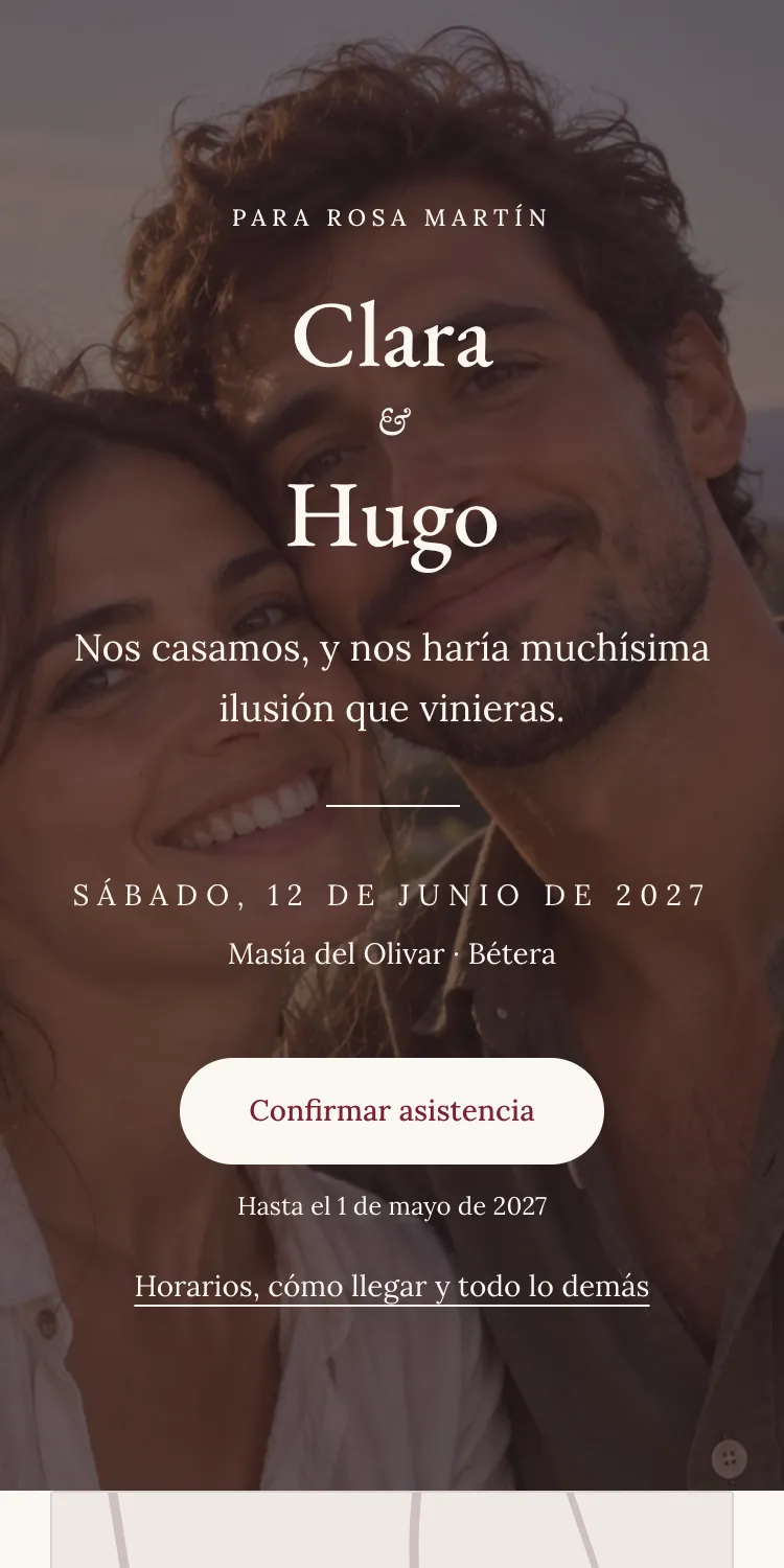 Invitación digital de boda con la plantilla Lacre, dirigida a Rosa Martín, en el móvil